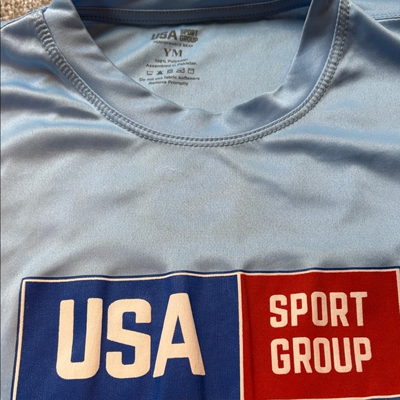 8-year-old Boy’s Clothes Bundle (10 pieces) - Picture 6 of 17